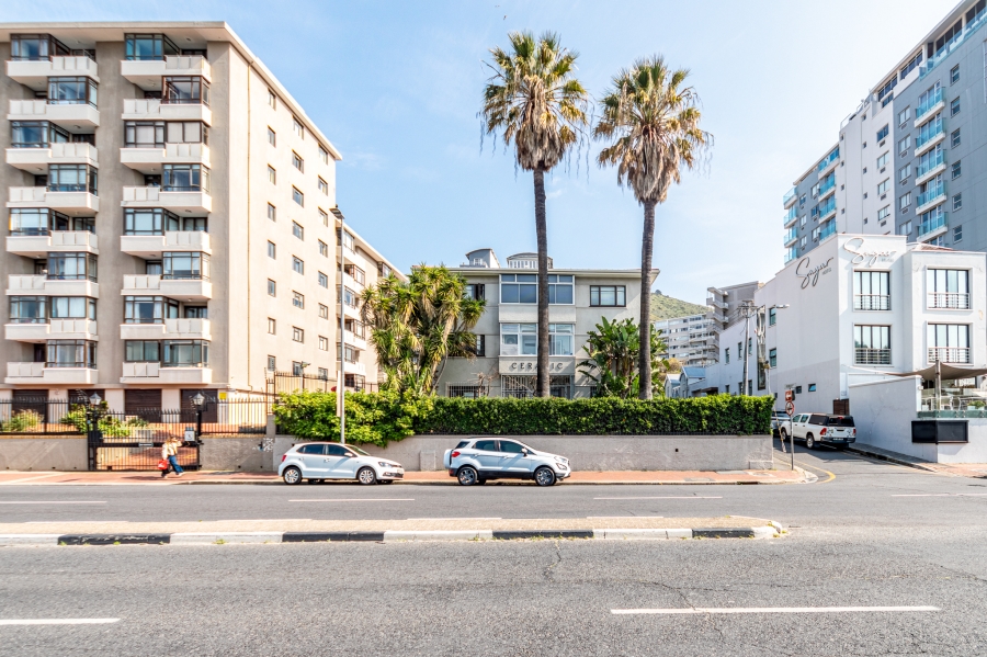 2 Bedroom Property for Sale in Green Point Western Cape